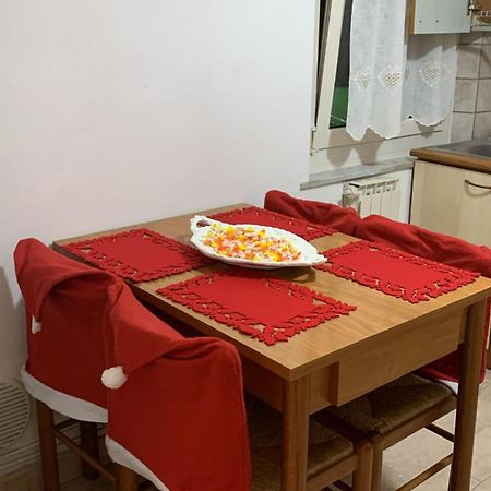 Casa Flea - Holiday Apartment With 2 Bedrooms Gualdo Tadino Ngoại thất bức ảnh